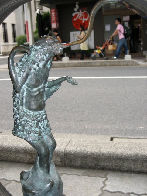 Image: Bronze figurine of tenjōname on display in Sakaiminato (Tottori Prefecture), hometown of Mizuki Shigeru. Photograph by author, 2007.